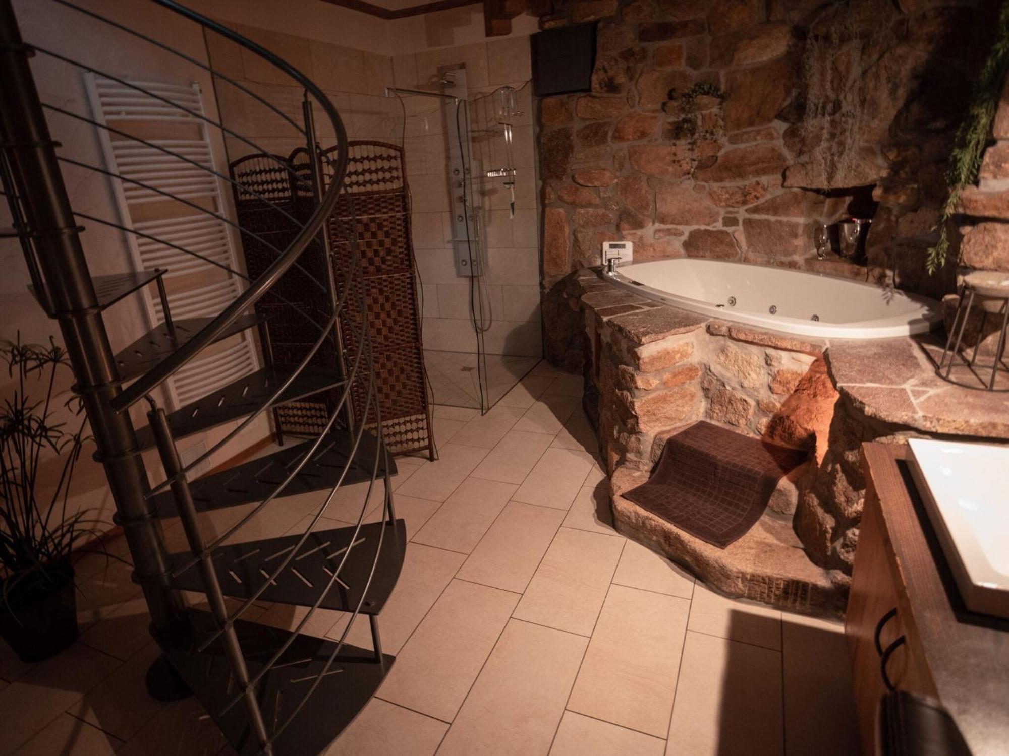 Holiday Home With Whirlpool And Sauna In ヴィヒタッハ エクステリア 写真